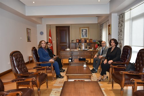 Ataması çıkan İlçe Nüfus Müdürü Alaattin PEKGÖZ ve Emekli olan eski Yazı İşleri Müdürü Handan ÇOLAK'a  plaket