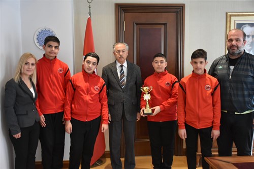 Basketbol Türkiye 3'üncüsü Fatih Ortaokulu Özel Eğitim Öğrencilerinin ziyareti